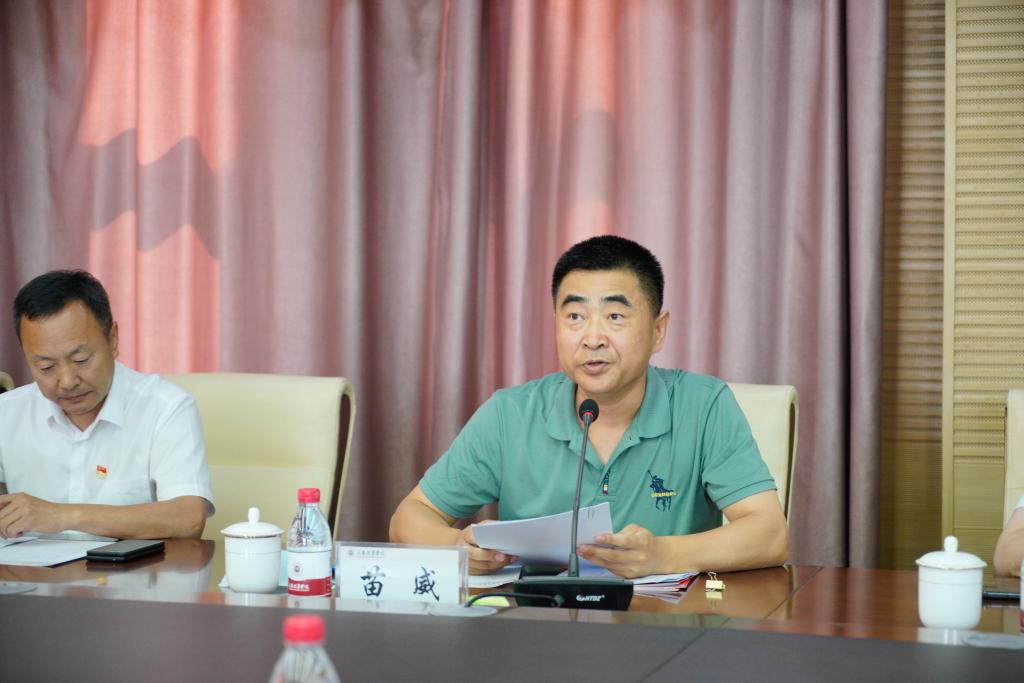 会上,苗威代表省委教育工委,省教育厅宣读了任命闫峰同志为长春光华